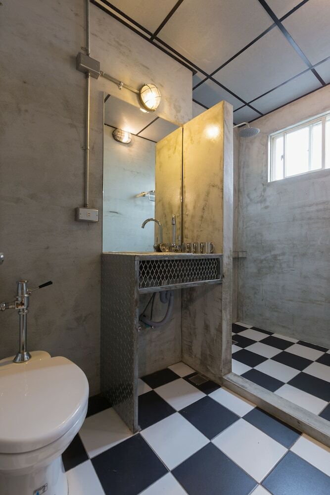 Bed & Breakfast Peace Prison Caf� Inn