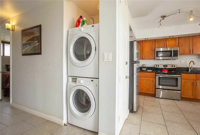 Maui Parkshore 306 - 2 Br Condo