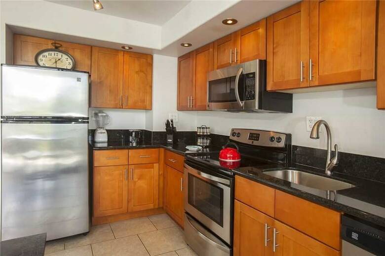 Maui Parkshore 306 - 2 Br Condo