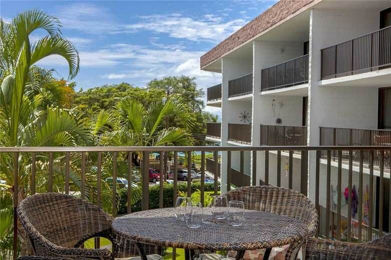 Maui Parkshore 306 - 2 Br Condo