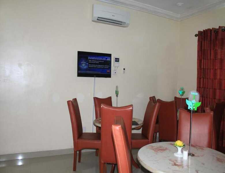 Hotel Tyndale Residence Ltd