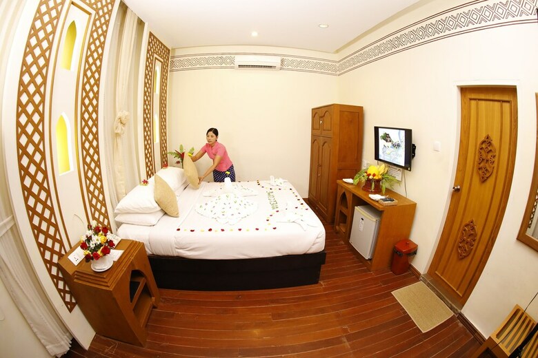Kaytumadi Dynasty Hotel
