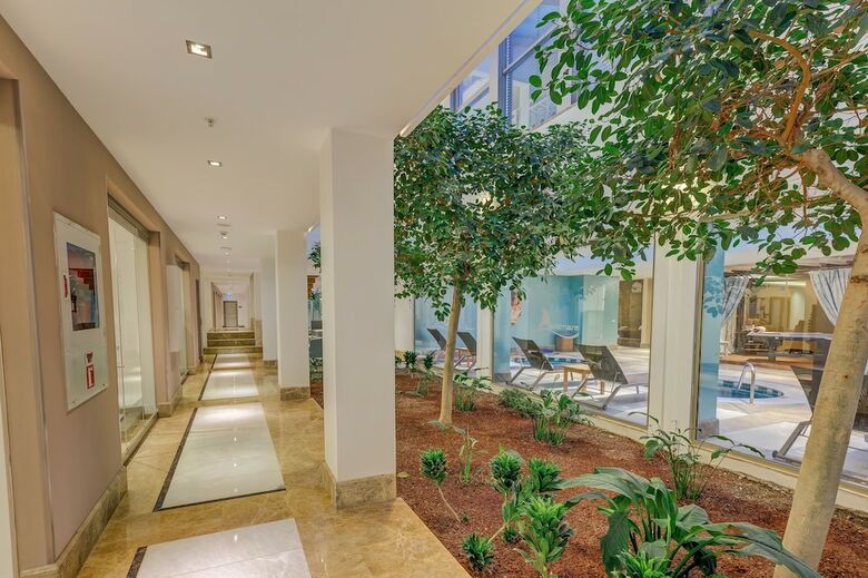 Antmare Hotel