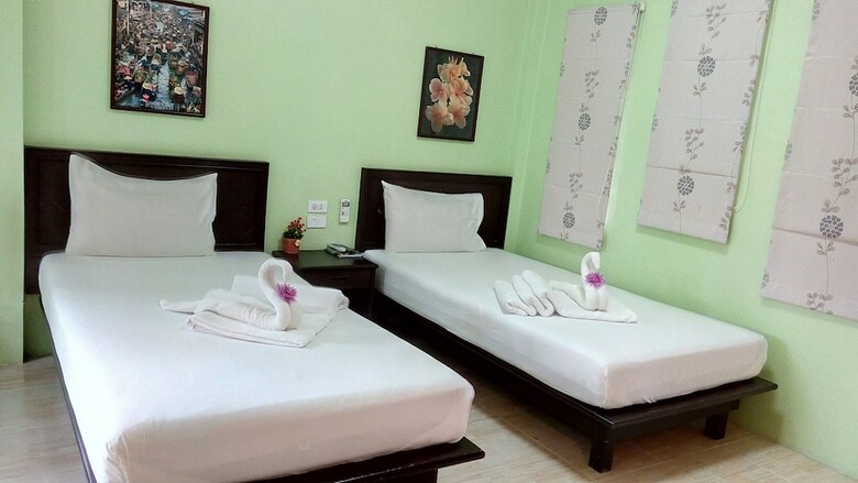 Hotel Baan Suan Chong Khao Resort