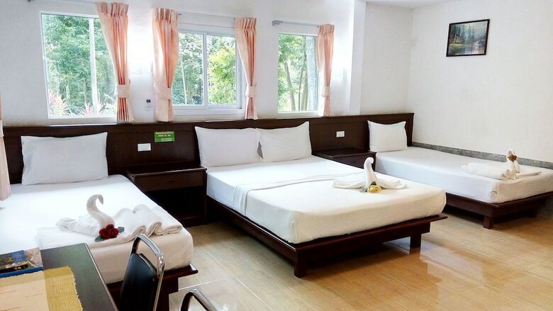 Hotel Baan Suan Chong Khao Resort