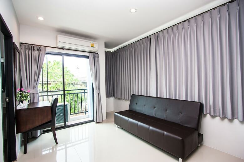 Lee Hotel
