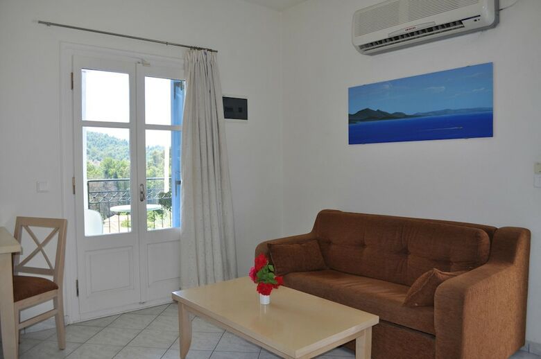 Hotel Marialena Village