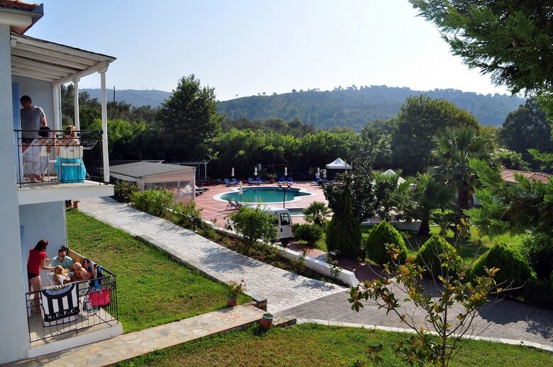 Hotel Marialena Village