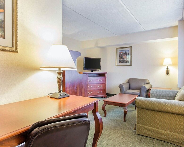 Hotel Econo Lodge Inn & Suites