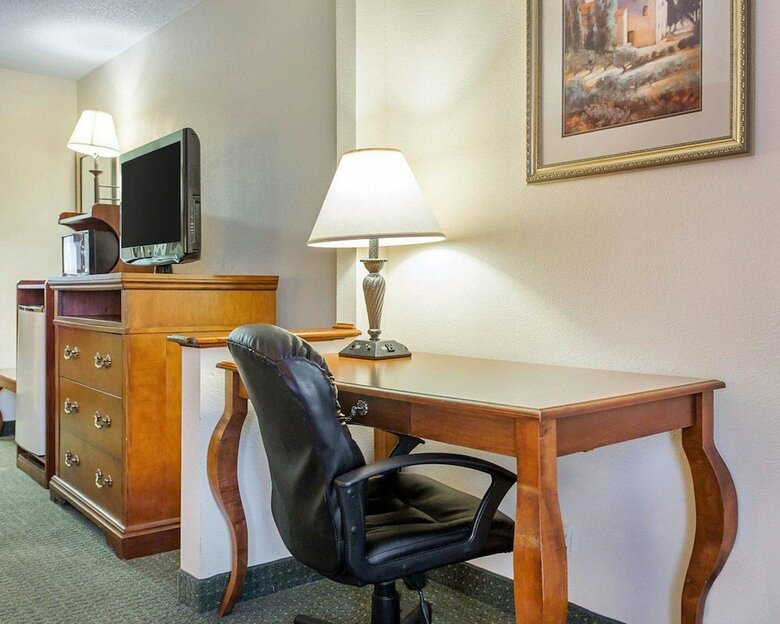 Hotel Econo Lodge Inn & Suites
