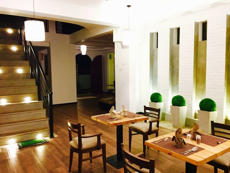 Hotel 8 Plus Motels