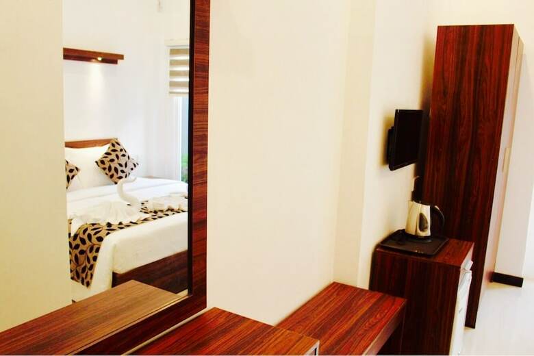 Hotel 8 Plus Motels