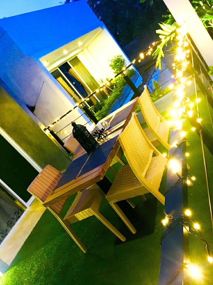 Hotel 8 Plus Motels