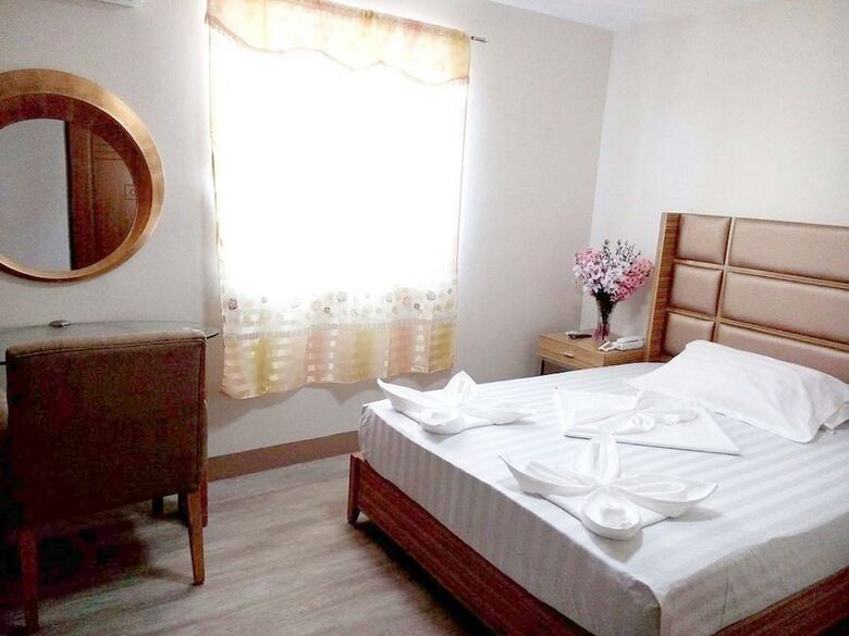 Meaco Hotel - Calbayog