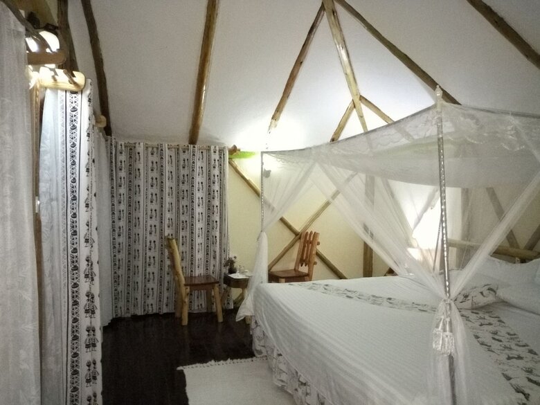 Posada Lake Bunyonyi Rock Resort