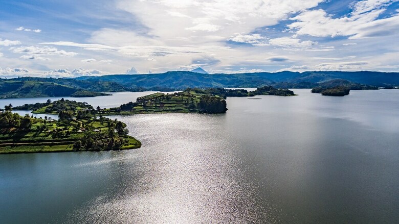 Posada Lake Bunyonyi Rock Resort