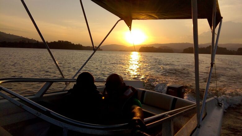 Posada Lake Bunyonyi Rock Resort