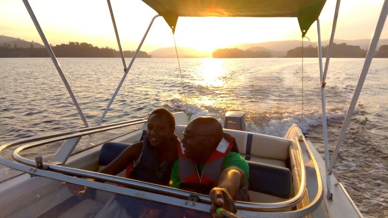Posada Lake Bunyonyi Rock Resort