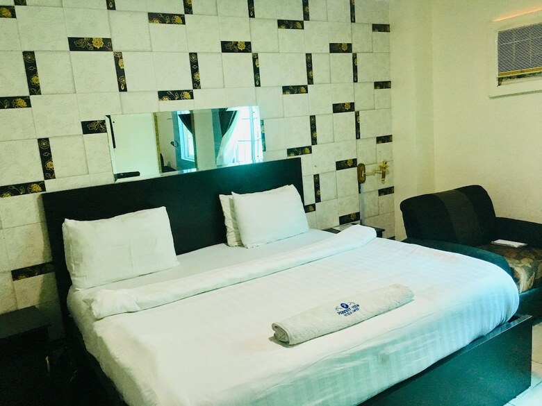 Hotel La Bugatti Suite Limited