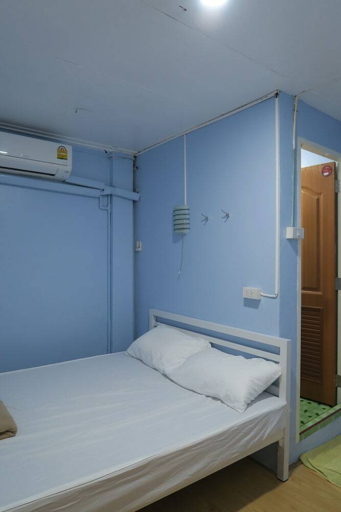 Hostal Red Lips Hostel
