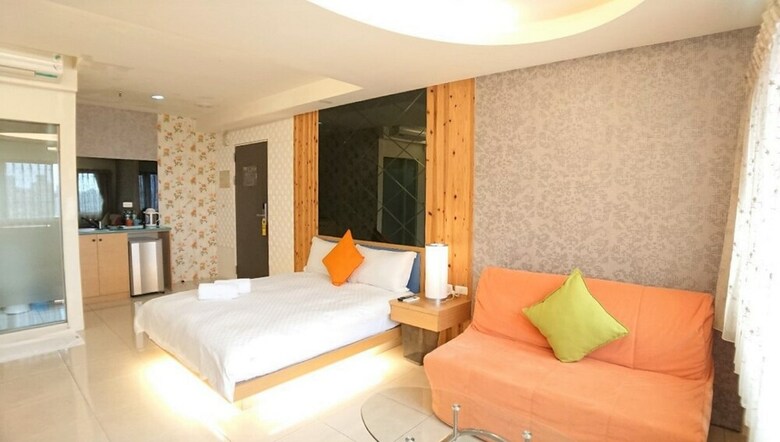 Lj Hotel