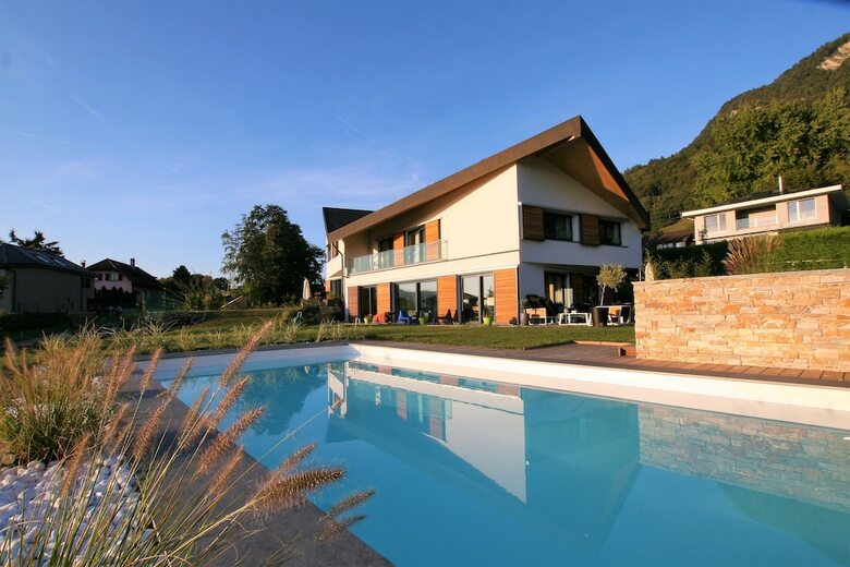Villa Montreux Holiday Home