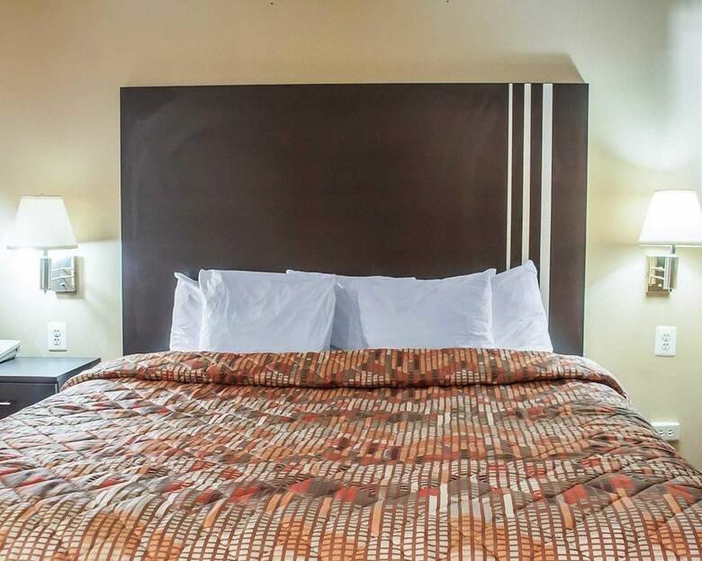 Motel Rodeway Inn & Suites