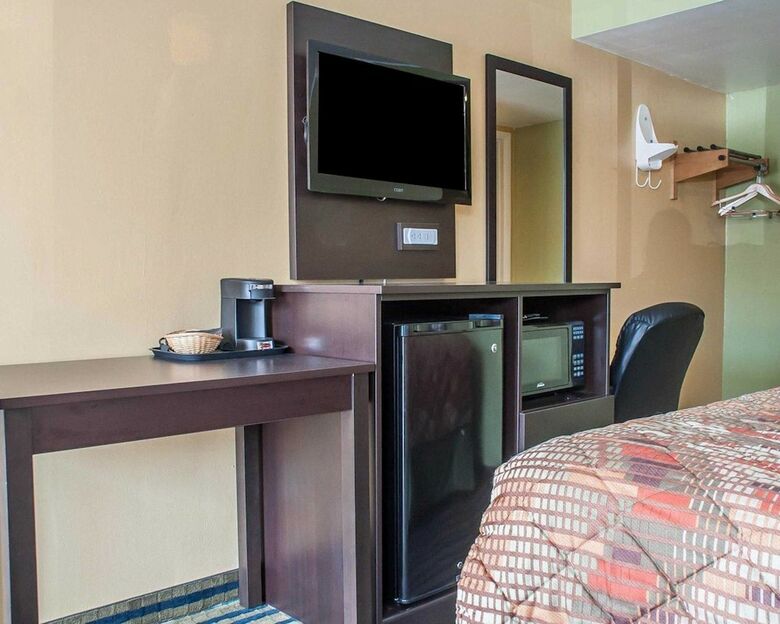 Motel Rodeway Inn & Suites