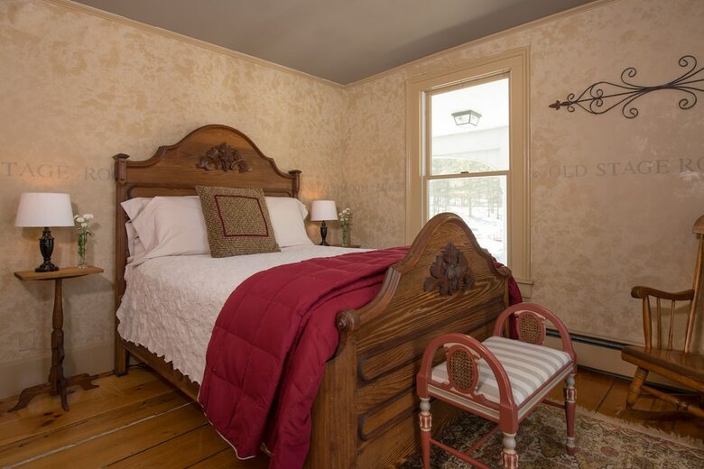 Golden Stage Inn Bed And Breakfast