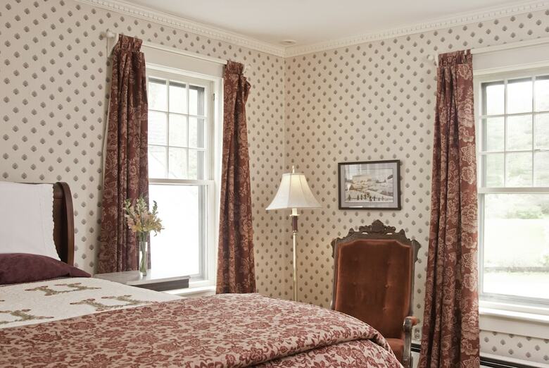Golden Stage Inn Bed And Breakfast