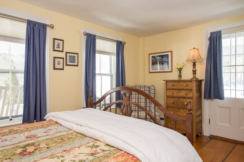 Golden Stage Inn Bed And Breakfast