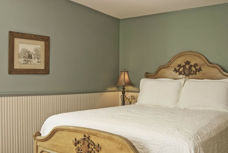 Golden Stage Inn Bed And Breakfast