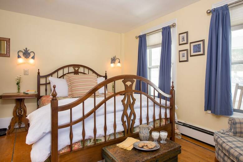 Golden Stage Inn Bed And Breakfast