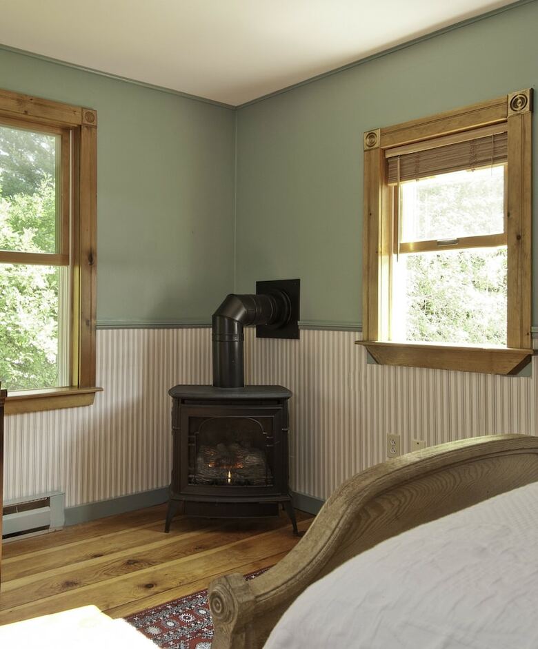 Golden Stage Inn Bed And Breakfast