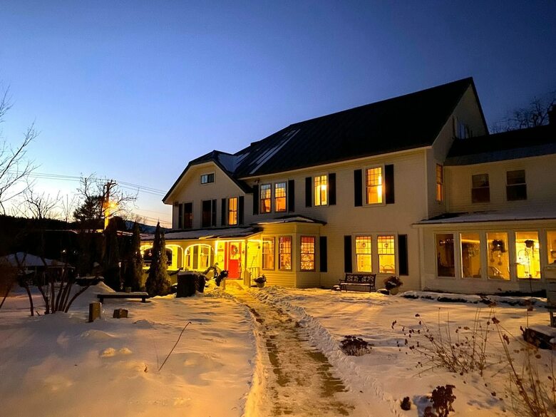 Golden Stage Inn Bed And Breakfast