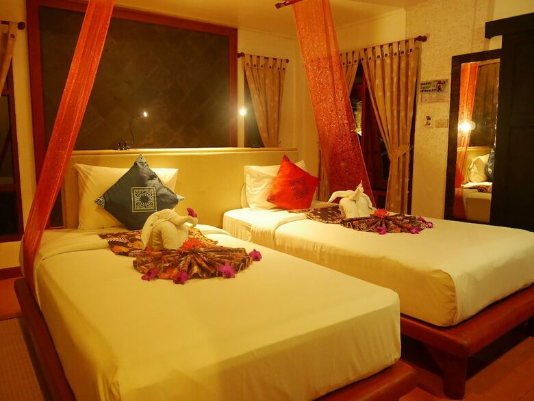 Hotel Bangtao Beach Chalet