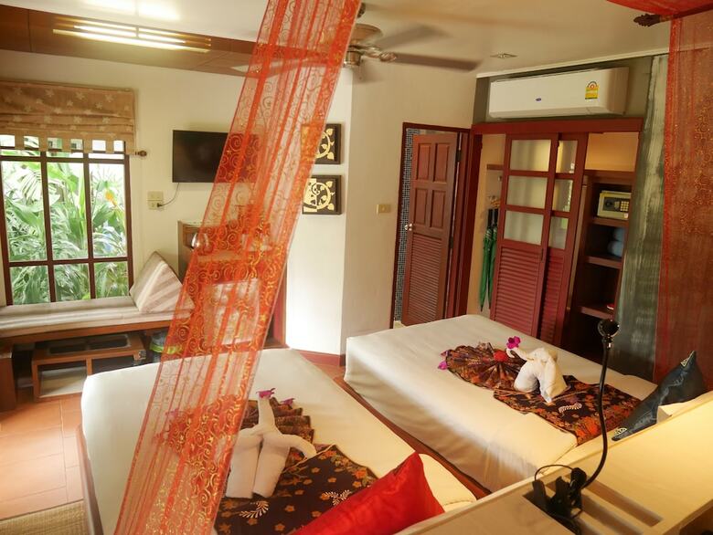 Hotel Bangtao Beach Chalet