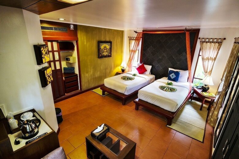 Hotel Bangtao Beach Chalet