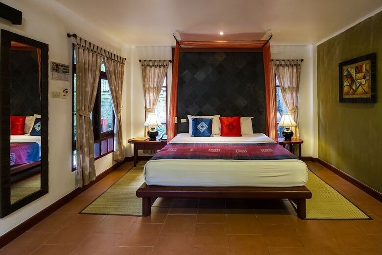 Hotel Bangtao Beach Chalet