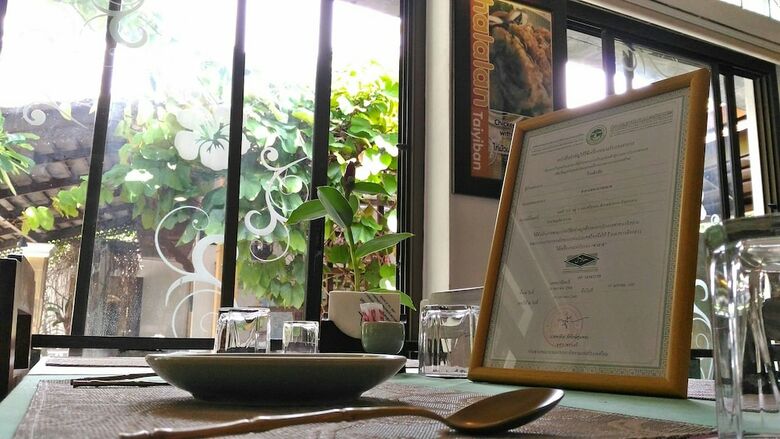 Hotel Bangtao Beach Chalet