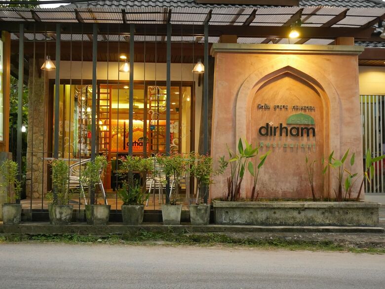 Hotel Bangtao Beach Chalet