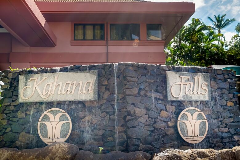 Kahana Falls Maui