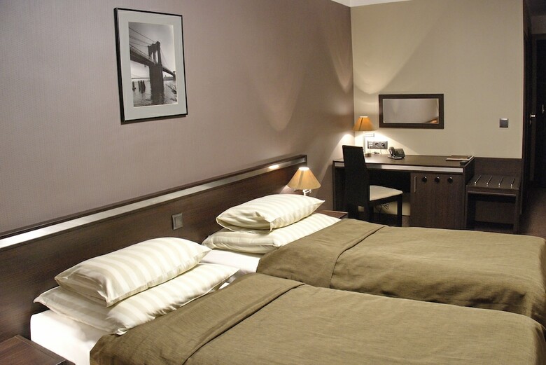 Ikar Hotel