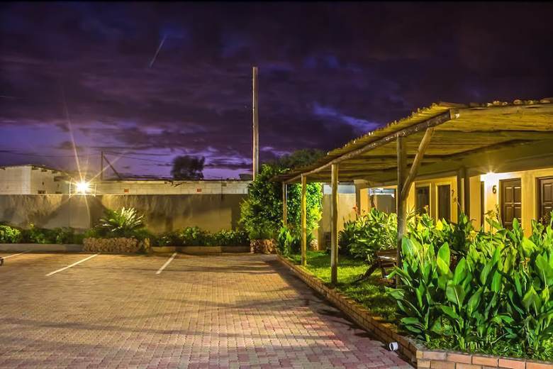 Hotel Khwee Sands Lodge