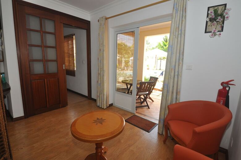 Apartamentos La Pointe Villas
