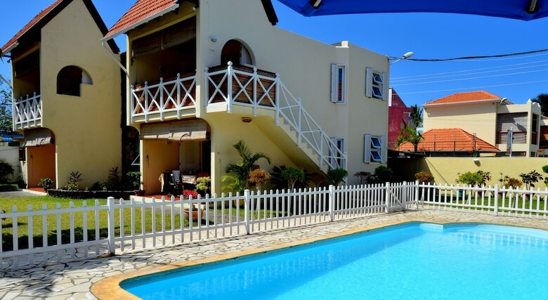 Apartamentos La Pointe Villas