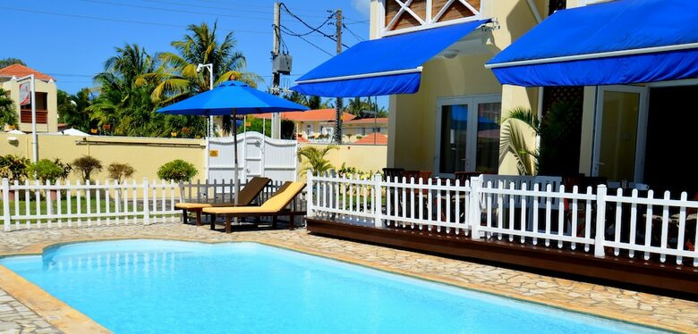 Apartamentos La Pointe Villas