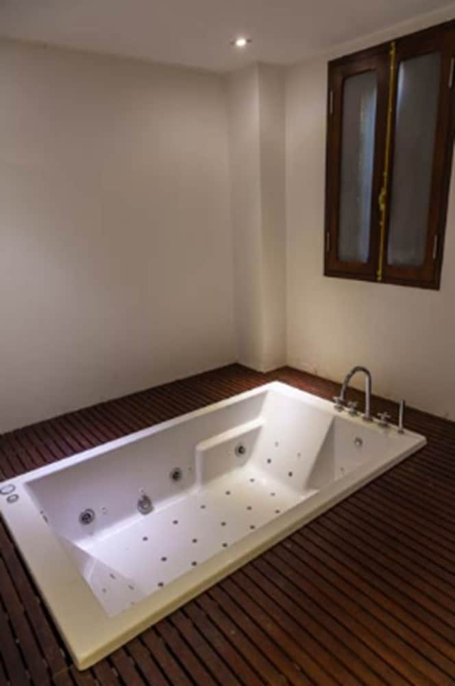 Chitchareune Mouangluang Hotel