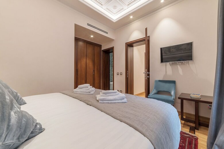Novecento Apartments