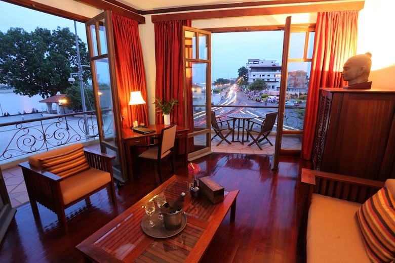 Amanjaya Pancam Suites Hotel